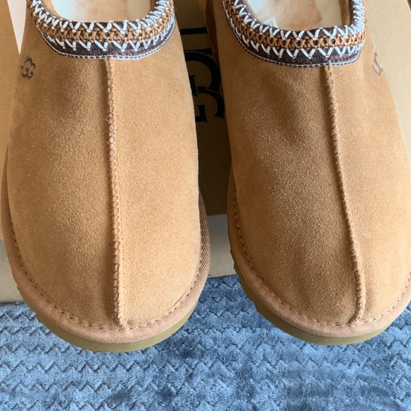 EUC Women’s UGG Tasman Chestnut In Box Size 10 - Picture 16 of 17